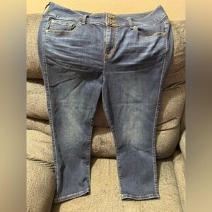NWOT Torrid Super Soft Crop Jeggings, size 18